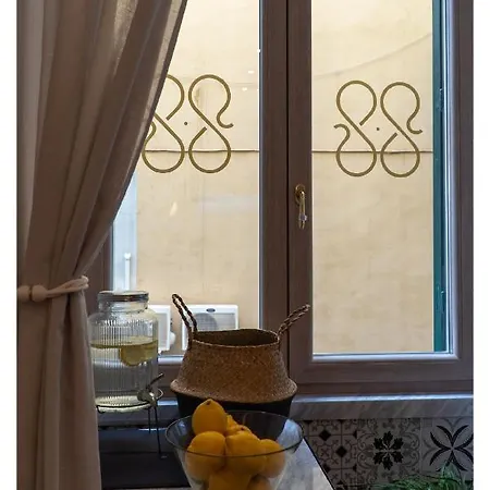 Couette-café L'infinito 88 Naples